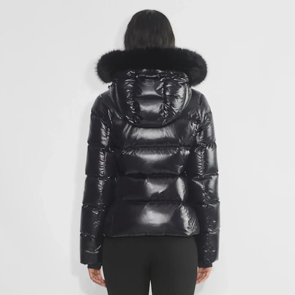 Aritzia SuperSnug Puff Hi-Gloss - Picture 3 of 11